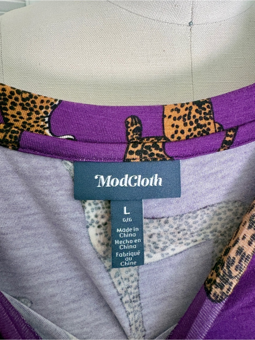 Purple ModCloth  Cheetah Print Short Sleeve Tee SZ L - Picture 7 of 7